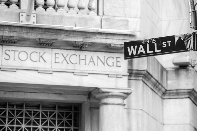 Nasdaq futures plunge 300 points: 5 things to know before Wall Street opens